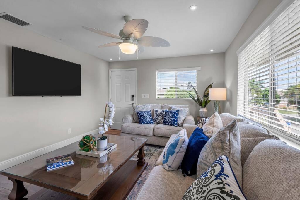 The Strawberry Daiquiri At Lazy Way Apartamento Fort Myers Beach Exterior foto